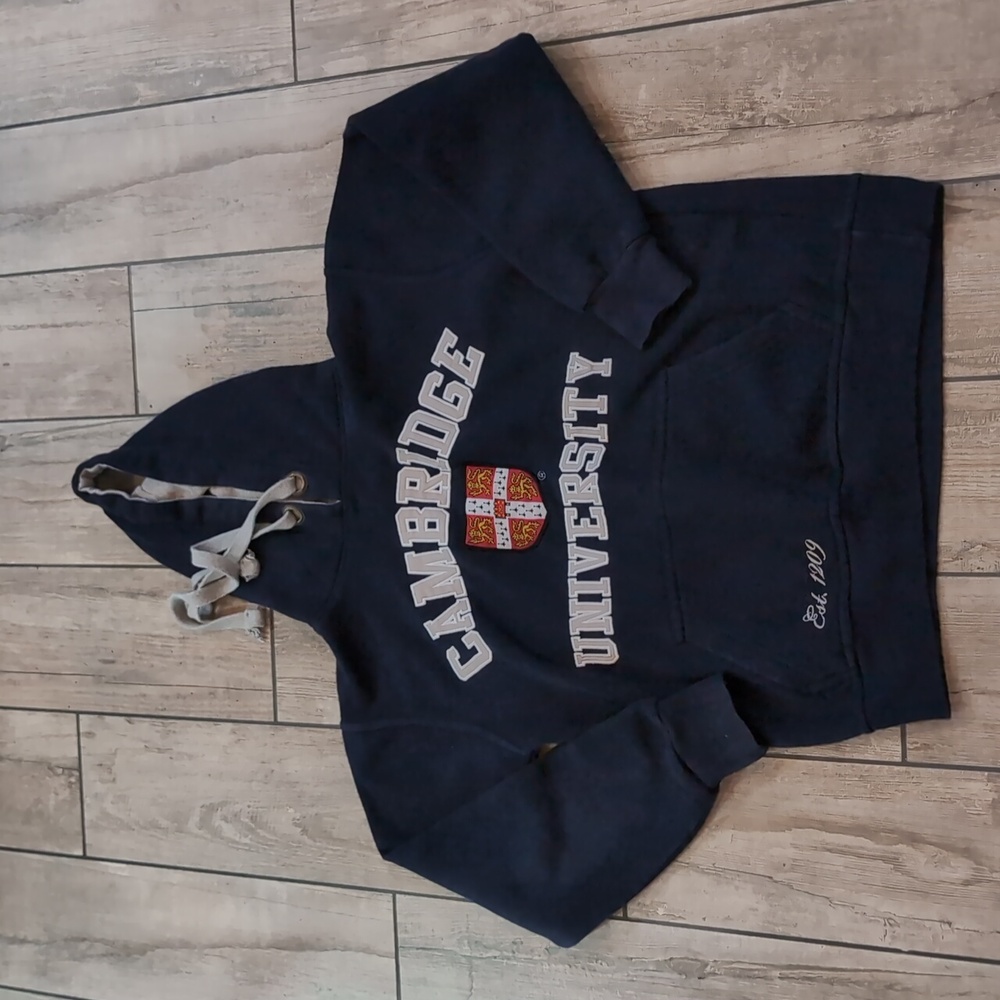 Cambridge University Hooded Sweatshirt with Embroidered Lettering and Crest